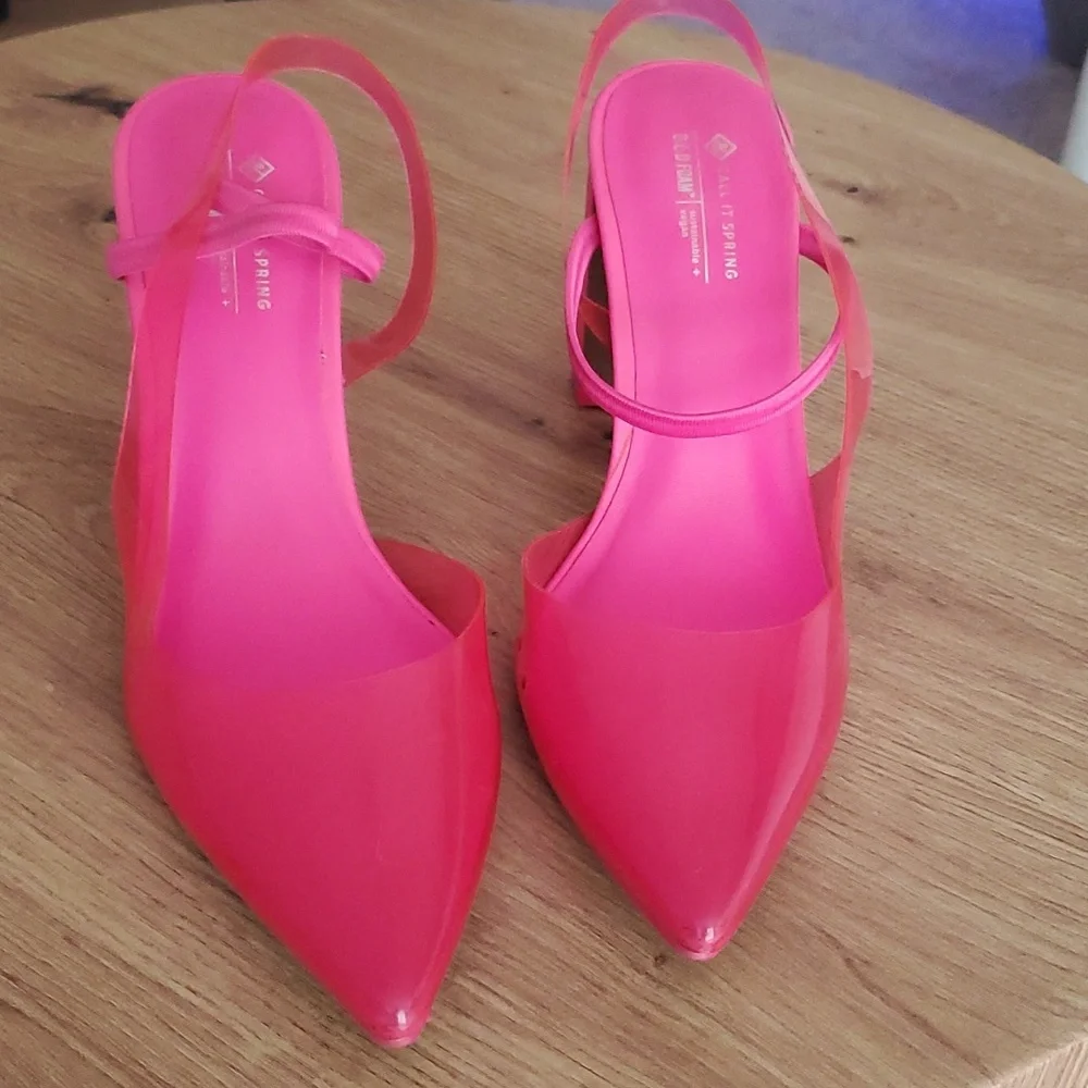 Shoes - Picture 4 of 5